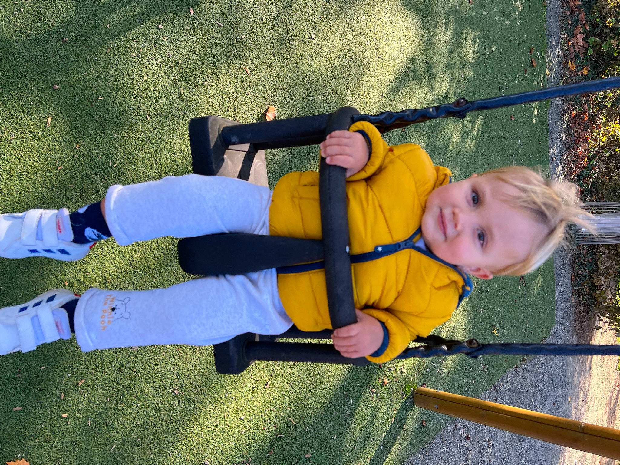 Luca participe au concours pour gagner de l&#x27;argent avec cette photo : baby, baby_toddler_clothing, child, electric_blue, fun, grass, jacket, leisure, people_in_nature, person, plant, playground, recreation, smile, toddler, tree