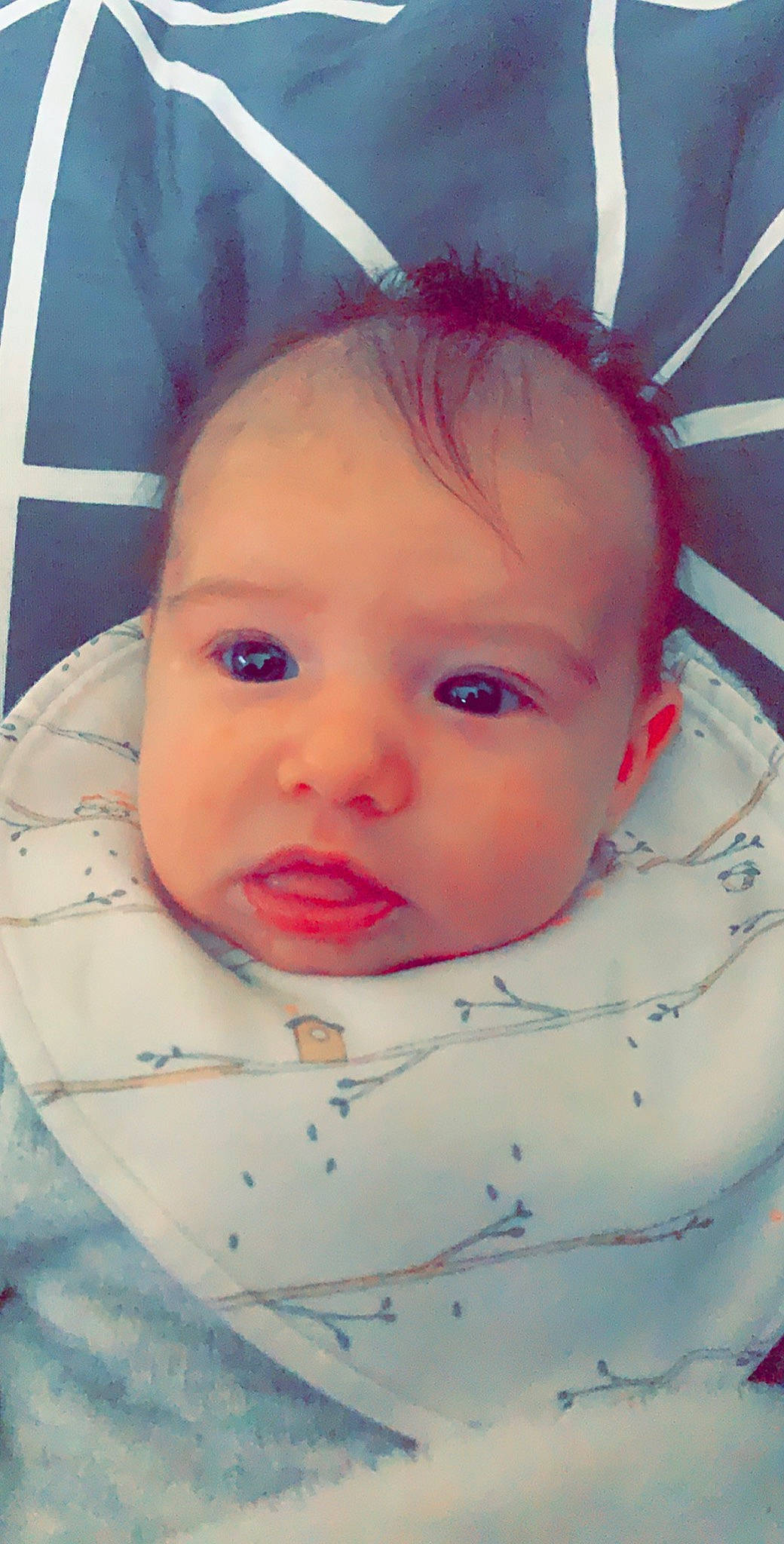 éléana participe au concours pour gagner de l'argent avec cette photo : baby, beauty, cheek, child, chin, close_up, ear, eye, eyebrow, face, facial_expression, forehead, head, iris, lip, mouth, nose, person, skin, smile