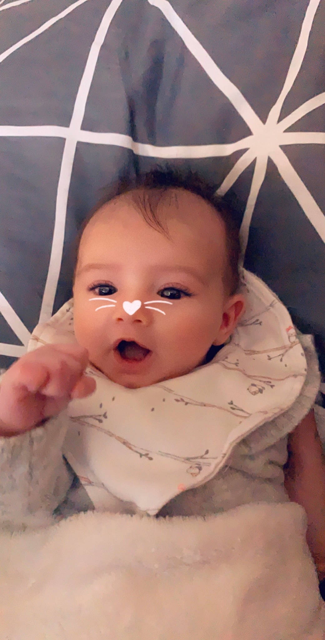 éléana a rejoint le concours — aidez-le/la à gagner de superbes lots ! baby, cheek, child, chin, ear, eye, eyebrow, face, forehead, head, iris, lip, mouth, nose, person, skin, toddler