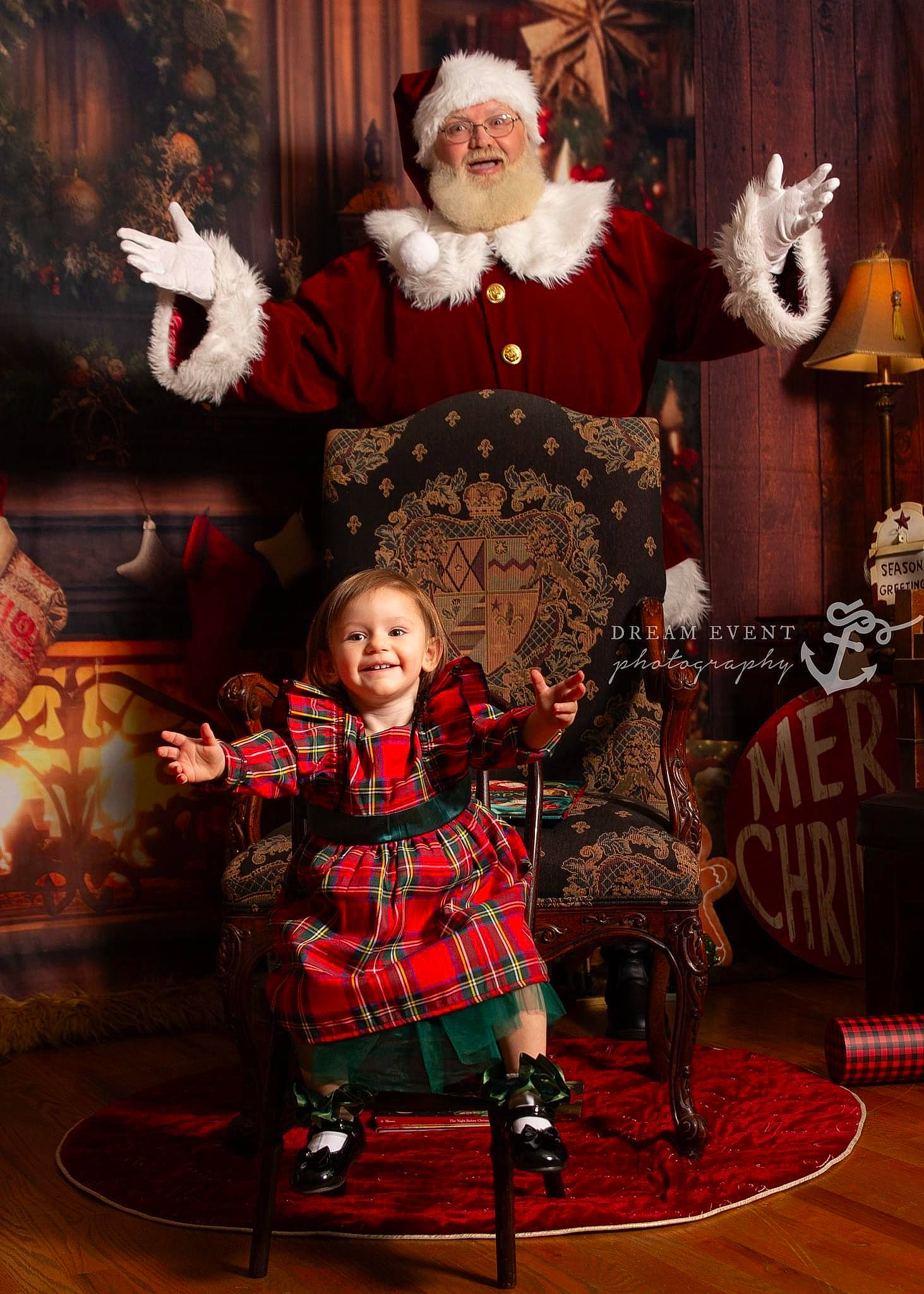 Ivy is registered to the contest to win money with this photo: beard, christmas, christmas_decoration, christmas_eve, entertainment, event, fashion, fun, fur, fur_clothing, hat, headwear, holiday, joy, lighting, performing_arts, person, red, santa_claus, smile