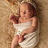 Jeanne a rejoint le concours — aidez-le/la à gagner de superbes lots ! newborn, baby, sleeping, wrapped, blanket, headband, balloon_prop, soft_texture, cute, infant, portrait, peaceful, child, cozy, skin, hand, foot, lying_down, studio_photo, decorative