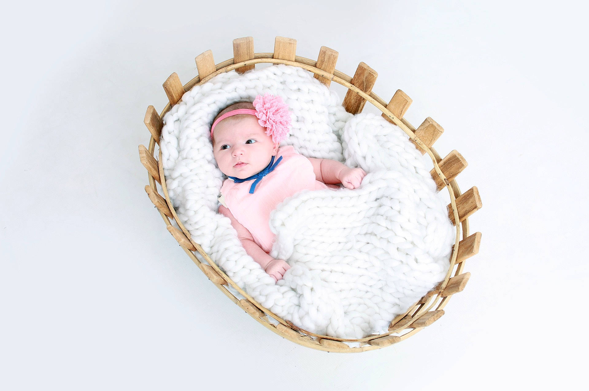 Diane participe au concours pour gagner de l'argent avec cette photo : child, infant, person, product