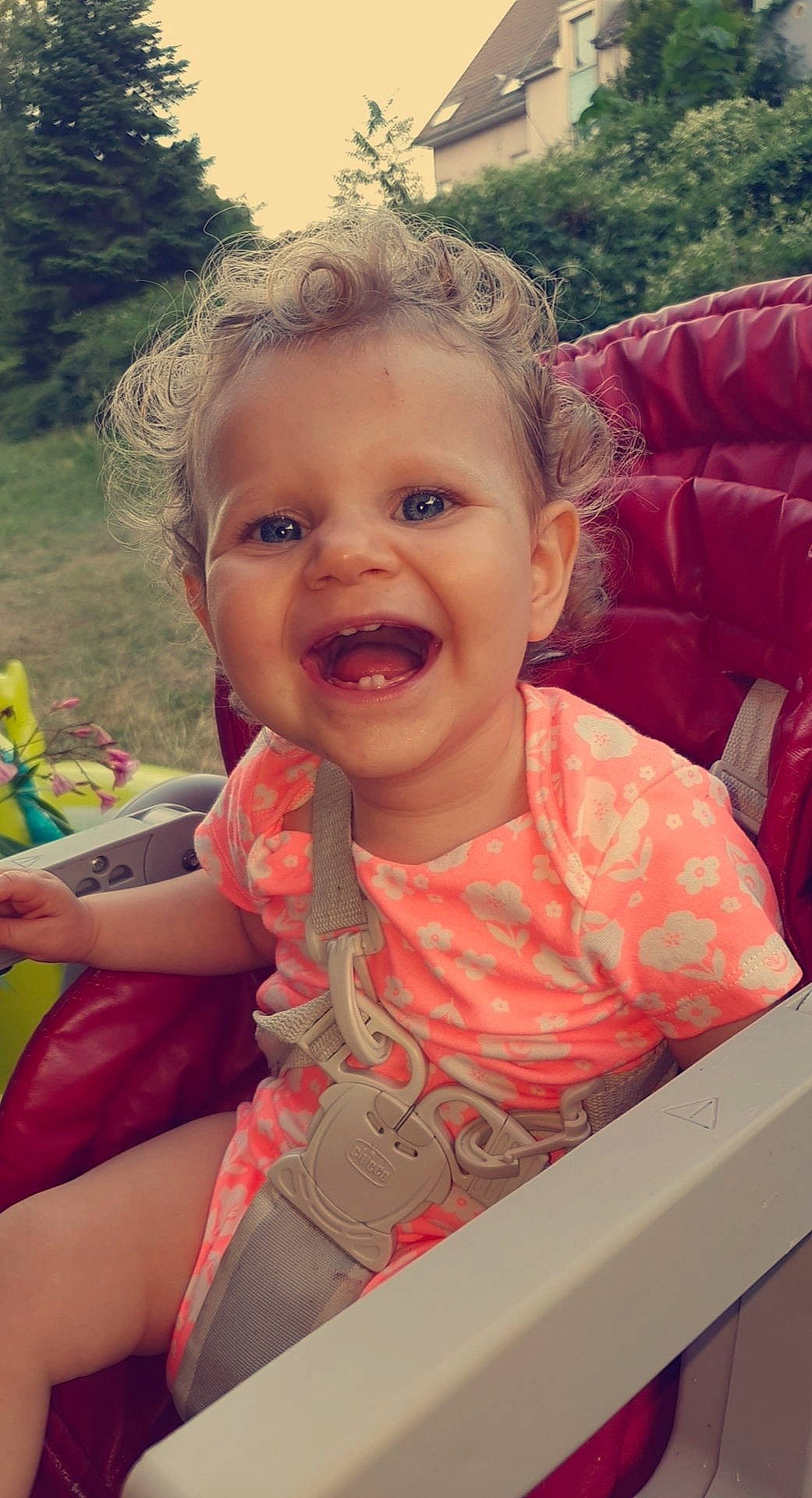 Kimberley a rejoint le concours — aidez-le/la à gagner de superbes lots ! baby, cheek, child, chin, eye, face, facial_expression, finger, fun, happy, head, lip, nose, organ, person, play, skin, smile, summer, toddler