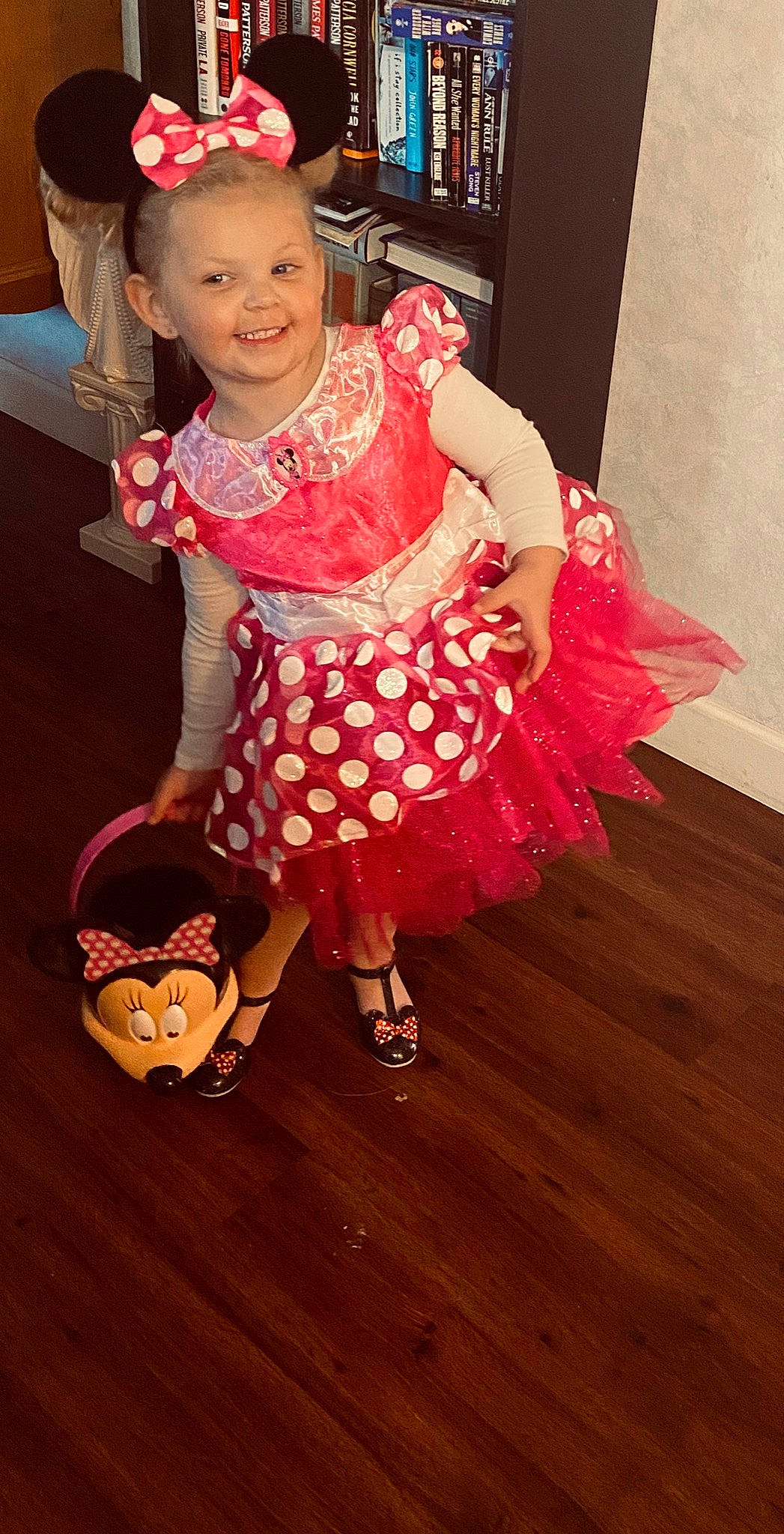 Marsley is registered to the contest to win money with this photo: baby_toddler_clothing, child, entertainment, event, fashion_accessory, fashion_design, flooring, fun, hairstyle, happy, human_body, human_leg, joy, magenta, pattern, peach, person, pink, skin, smile