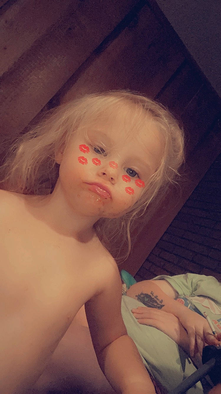 Paisley-grace is registered to the contest to win money with this photo: arm, cheek, chin, ear, eye, eyebrow, eyelash, flash_photography, forehead, hand, human_body, iris, jaw, lip, mouth, muscle, neck, nose, person, shoulder