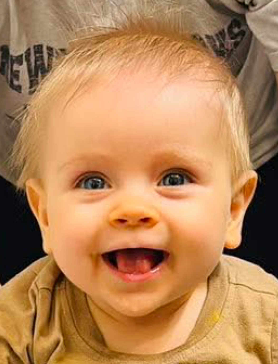 Lip is registered to the contest to win money with this photo: baby, child, smiling, happy, blue_eyes, blonde_hair, face, mouth_open, teeth, skin, clothing, portrait, cute, infant, young_child, human, expression, joy, eyes, head