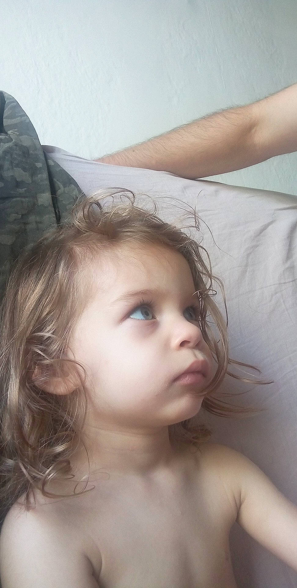 Emma participe au concours pour gagner de l'argent avec cette photo : beauty, brown_hair, cheek, child, chin, ear, eye, eyebrow, eyelash, face, hair, hairstyle, head, lip, long_hair, neck, nose, person, photography, skin