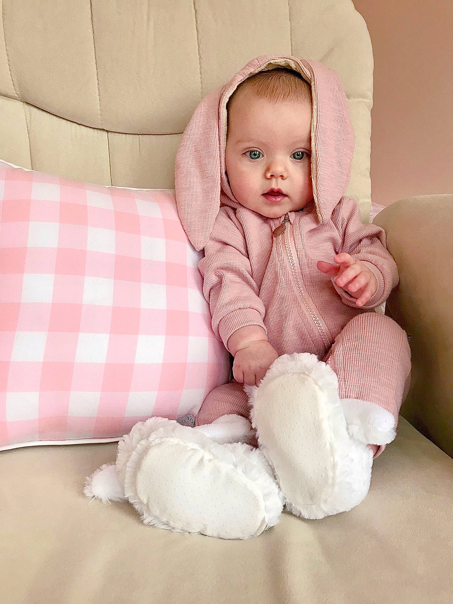 Elle is registered to the contest to win money with this photo: baby, baby_sleeping, bedding, cheek, child, comfort, linens, person, pink, room, sitting, skin, textile, toddler