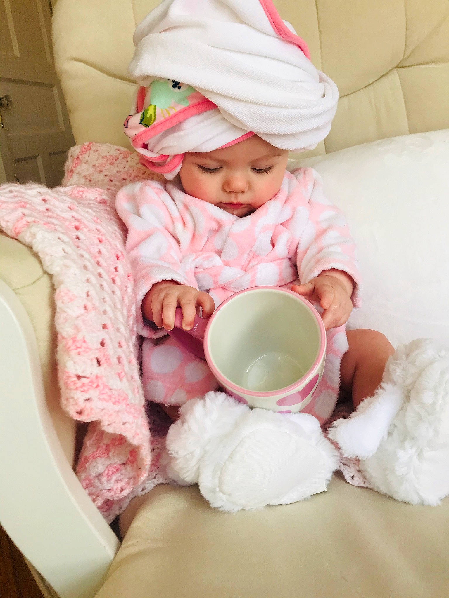 Elle is registered to the contest to win money with this photo: baby, baby_products, baby_sleeping, bedding, birth, bonnet, child, headwear, linens, person, pink, play, product, room, textile, toddler