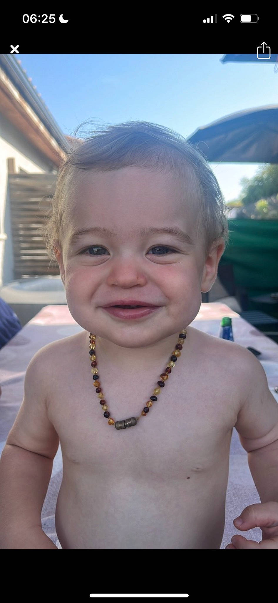 Alessio a rejoint le concours — aidez-le/la à gagner de superbes lots ! cheek, chest, chin, eyebrow, facial_expression, finger, fun, happy, head, iris, joy, leisure, lip, mouth, neck, nose, person, shoulder, skin, sky