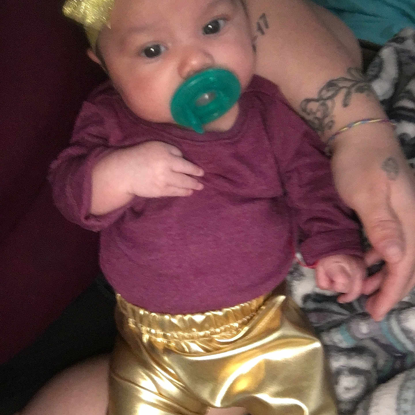 Esperanza joined the competition — help win amazing prizes! abdomen, arm, finger, girl, hand, human_body, human_hair_color, joint, lip, mouth, neck, selfie, trunk