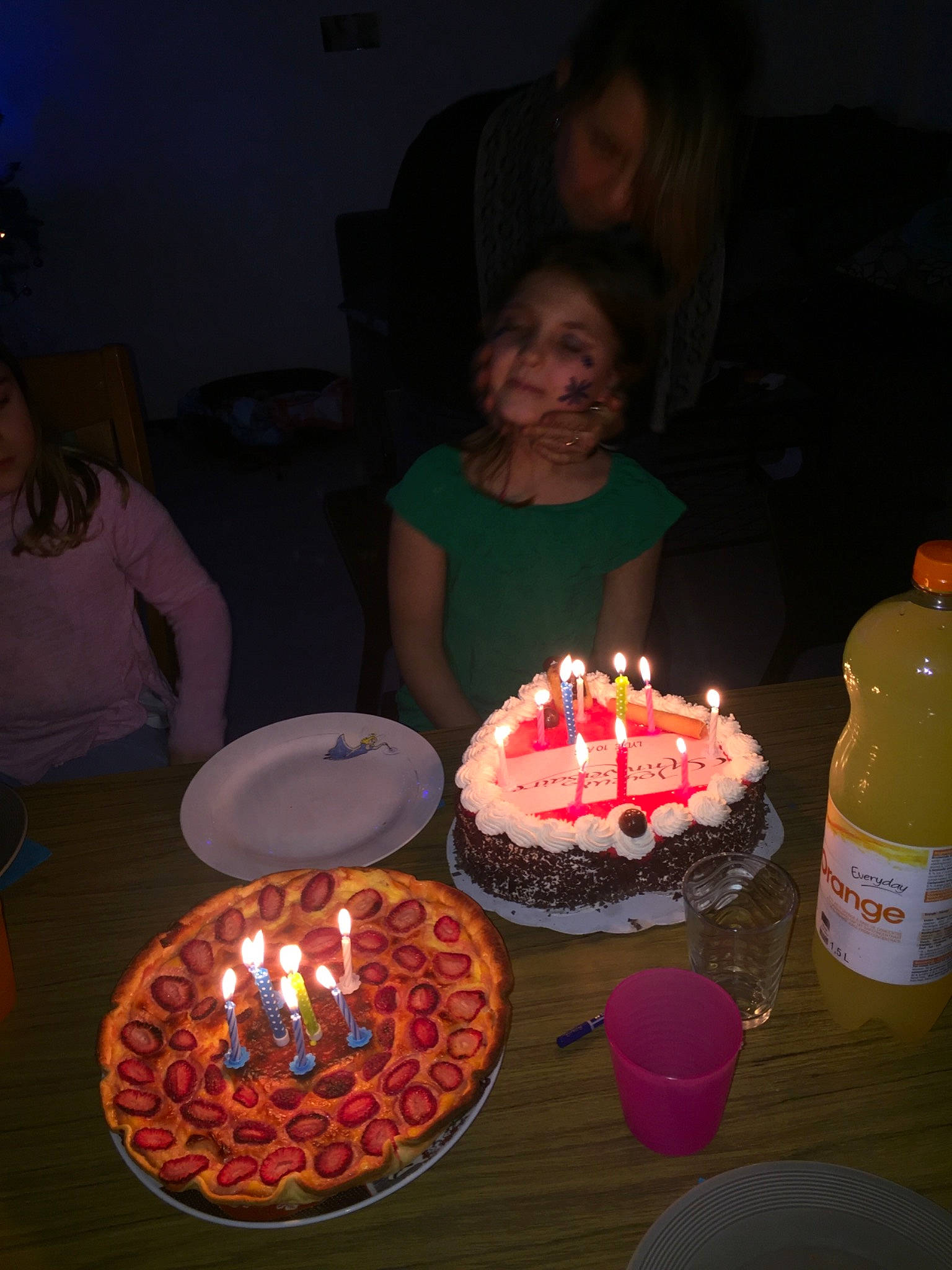 Lydie participe au concours pour gagner de l'argent avec cette photo : baked_goods, birthday, birthday_cake, buttercream, cake, cake_decorating, candle, cuisine, dessert, event, fondant, food, icing, lighting, party, pasteles, person, sugar_paste, sweetness, torte