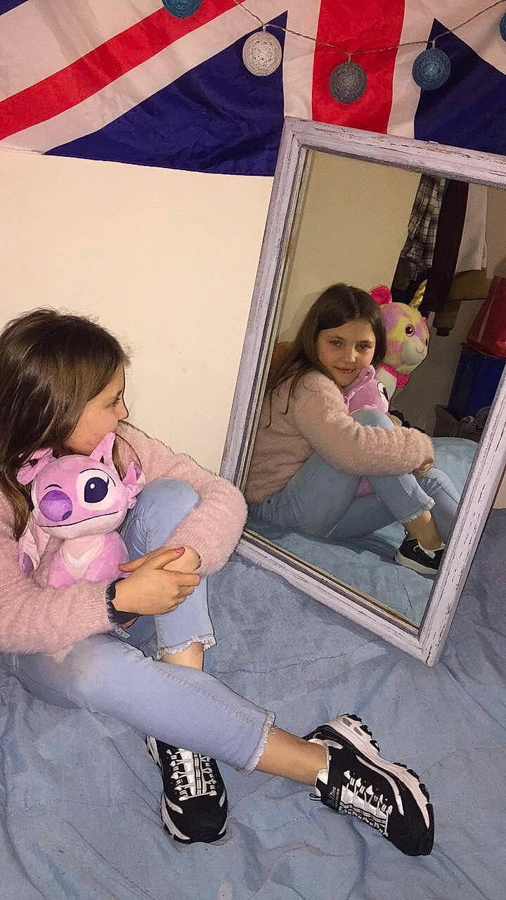 Lydie participe au concours pour gagner de l'argent avec cette photo : child, fun, person, pink, toddler