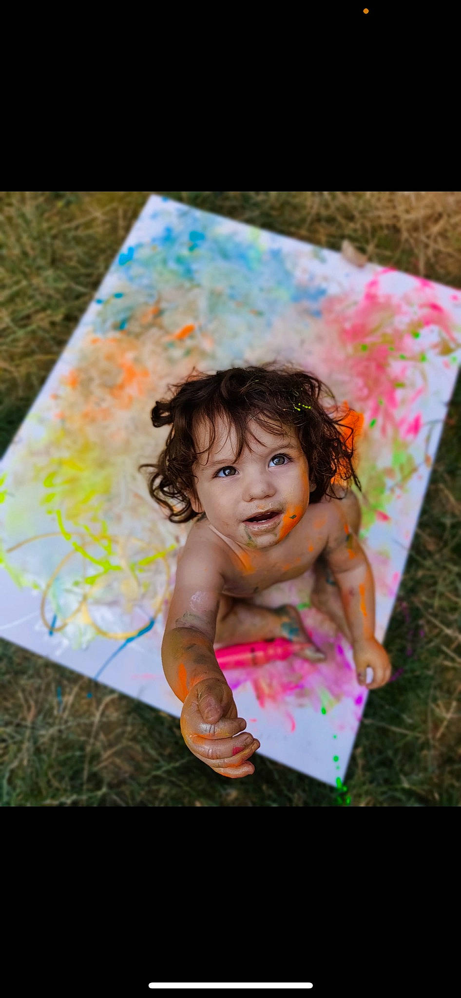 Ohana participe au concours pour gagner de l'argent avec cette photo : child, flash_photography, fun, grass, happy, illustration, leisure, magenta, pattern, people_in_nature, person, petal, pink, play, purple, recreation, rectangle, sweetness, textile, toddler