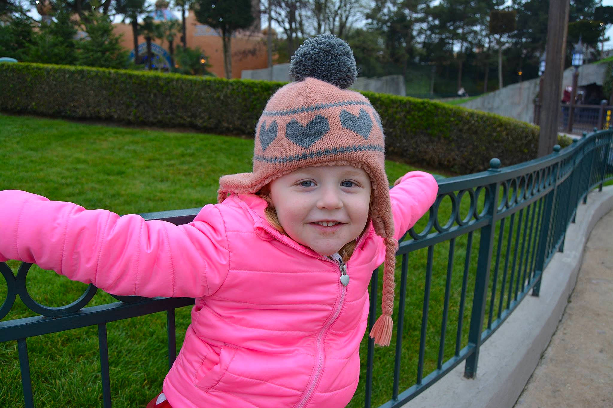 Louanne participe au concours pour gagner de l'argent avec cette photo : child, day, fun, garden, girl, grass, headwear, joy, leisure, person, pink, plant, play, playground, product, public_space, recreation, smile, toddler, tree