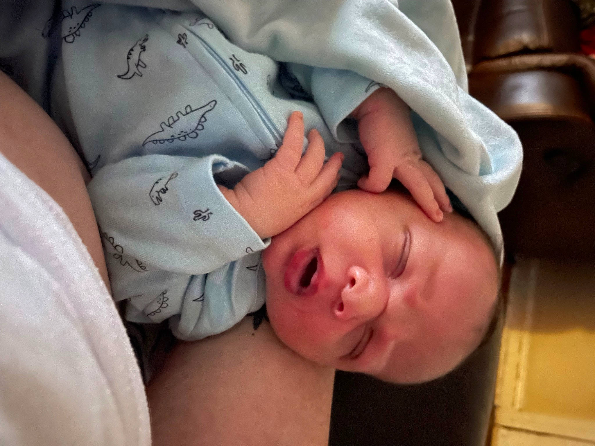 Caysen is registered to the contest to win money with this photo: abdomen, arm, baby, baby_toddler_clothing, cheek, chest, child, comfort, elbow, eye, eyelash, finger, gesture, glasses, hand, hat, joint, nail, person, skin