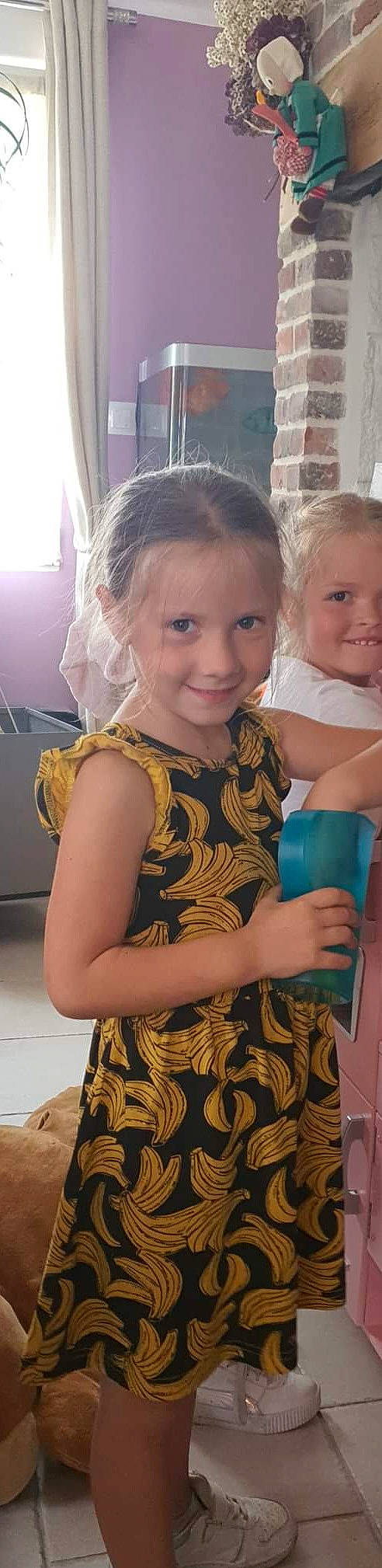 Chelsey participe au concours pour gagner de l'argent avec cette photo : arm, baby_toddler_clothing, child, dress, face, facial_expression, hair, hairstyle, happy, head, human_body, iris, joy, organ, people, person, shoulder, skin, smile, standing