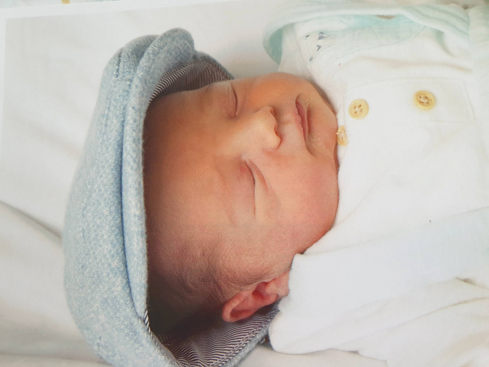 Lyam a rejoint le concours — aidez-le/la à gagner de superbes lots ! baby, baby_sleeping, baby_toddler_clothing, cheek, chin, comfort, eye, eyebrow, face, forehead, hair, head, headgear, iris, lip, mouth, nose, person, skin, sleeve