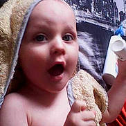 Nolan participe au concours pour gagner de l'argent avec cette photo :