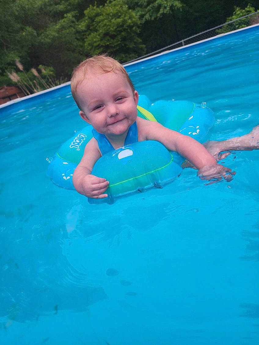 Elias is registered to the contest to win money with this photo: baby, baby_toddler_clothing, bathing, blue, child, electric_blue, fluid, fun, games, happy, inflatable, joy, leisure, leisure_centre, outdoor_recreation, person, personal_protective_equipment, recreation, smile, swimming_pool