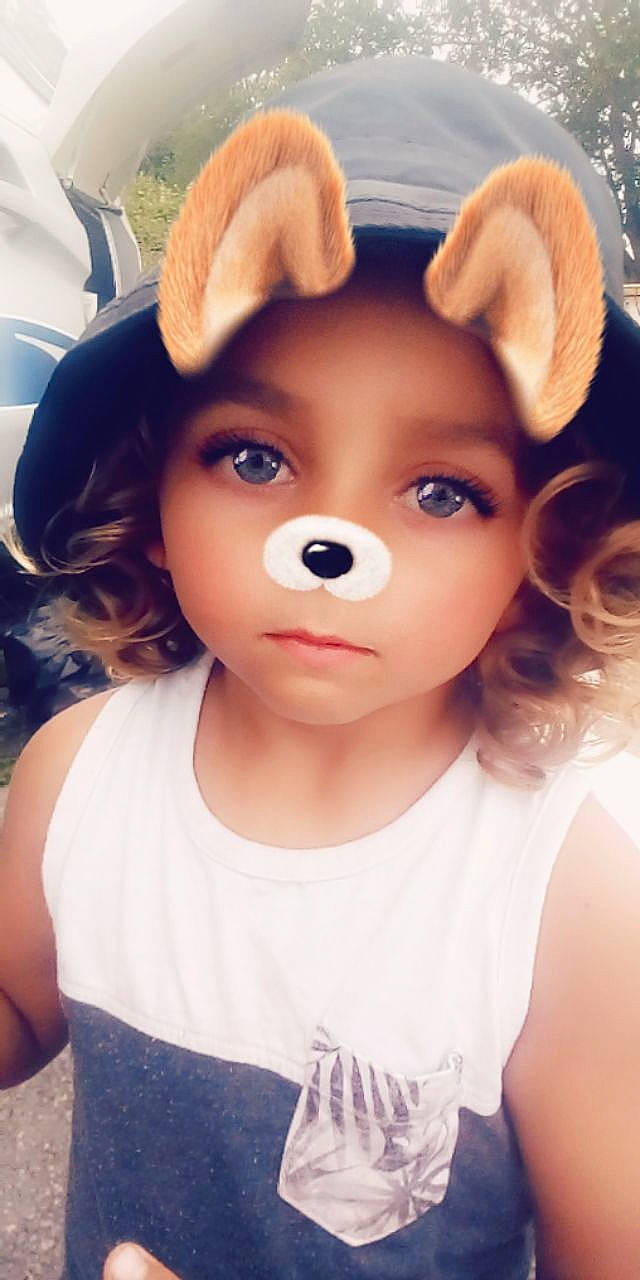 Kinay a rejoint le concours — aidez-le/la à gagner de superbes lots ! brown_hair, child, ear, eye, fawn, hair, hat, head, headgear, lip, nose, organ, person, photography, selfie, teddy_bear, toddler, toy