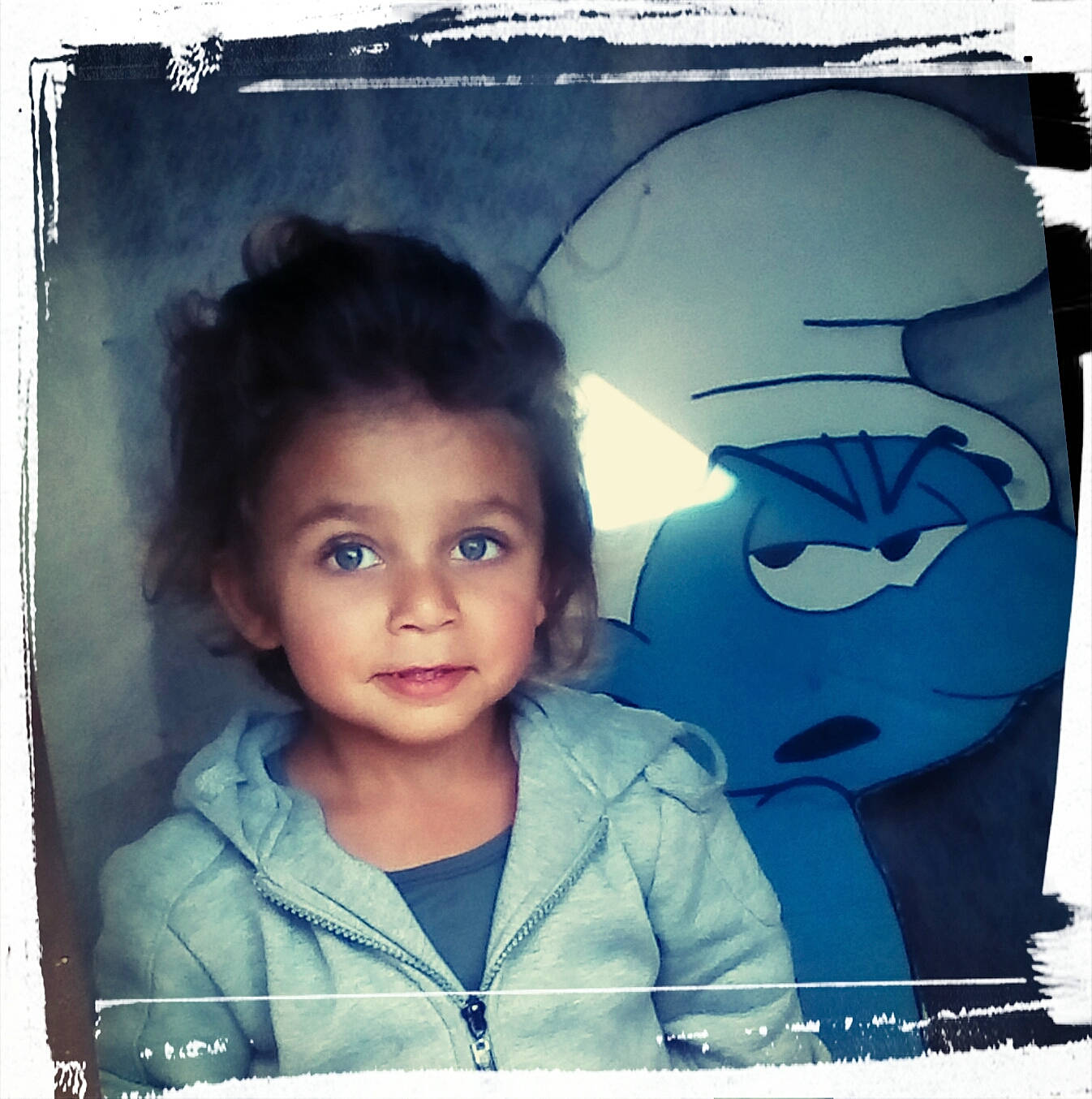 Kinay participe au concours pour gagner de l'argent avec cette photo : animation, art, black_hair, cheek, child, drawing, eye, face, forehead, head, illustration, person, photography, selfie, space, t_shirt, visual_arts