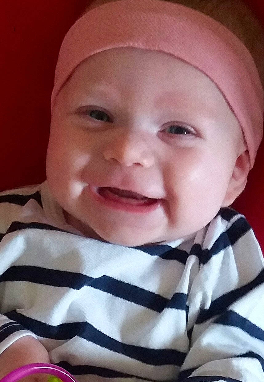 Yelena a rejoint le concours — aidez-le/la à gagner de superbes lots ! boy, cheek, child, chin, cool, eyebrow, face, facial_expression, forehead, head, headgear, infant, joy, laughter, lip, mouth, nose, person, product, skin