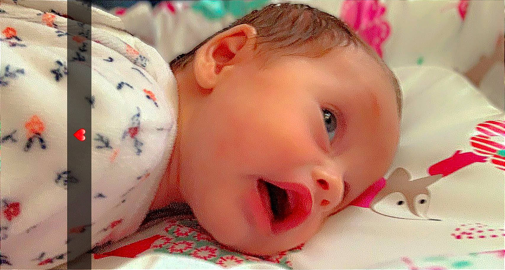 Rose a rejoint le concours — aidez-le/la à gagner de superbes lots ! baby, cheek, chin, ear, eye, eyebrow, eyelash, face, forehead, happy, head, iris, lip, mouth, neck, nose, person, pink, skin, textile