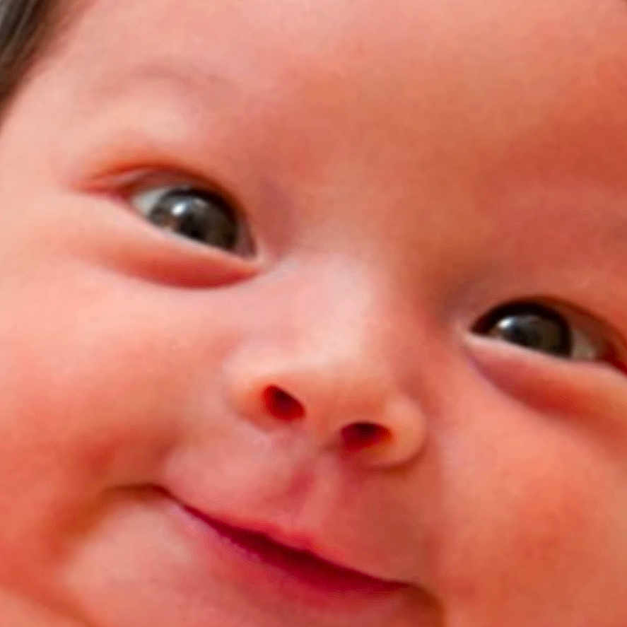 Andréas a rejoint le concours — aidez-le/la à gagner de superbes lots ! adorable, baby, baby_skin, cheeks, child, closeup, cute, expression, eyes, face, happy, head, human, infant, newborn, person, portrait, skin, smile, young