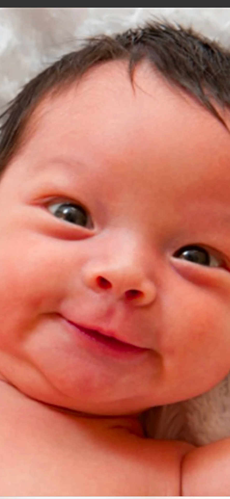 Andréas a rejoint le concours — aidez-le/la à gagner de superbes lots ! baby, face, smile, cheeks, skin, eyes, head, infant, closeup, cute, child, newborn, expression, portrait, happy, young, human, person, adorable, baby_skin