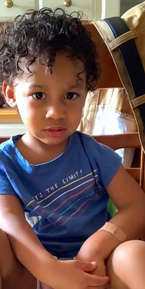 Breasha joined the competition — help win amazing prizes! arm, black_hair, cheek, child, chin, cool, eyebrow, face, forehead, hair, hairstyle, head, leg, nose, person, selfie, sitting, skin, smile, thigh