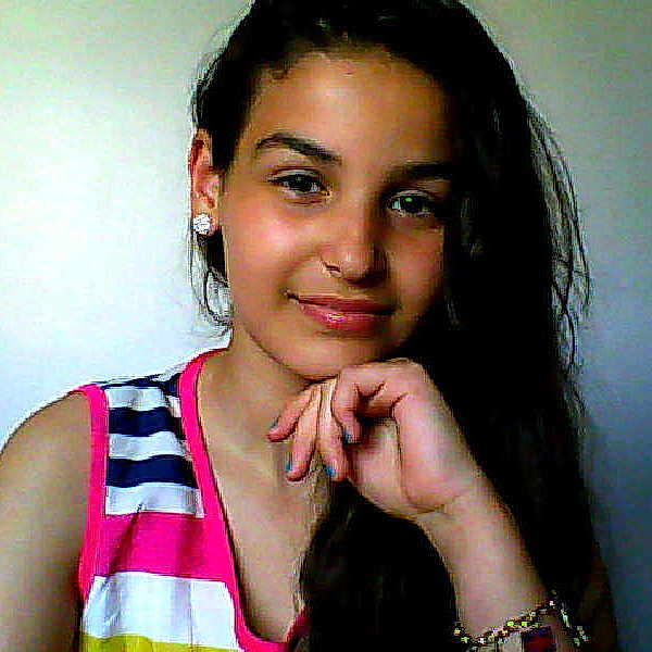 Nassam participe au concours pour gagner de l'argent avec cette photo :