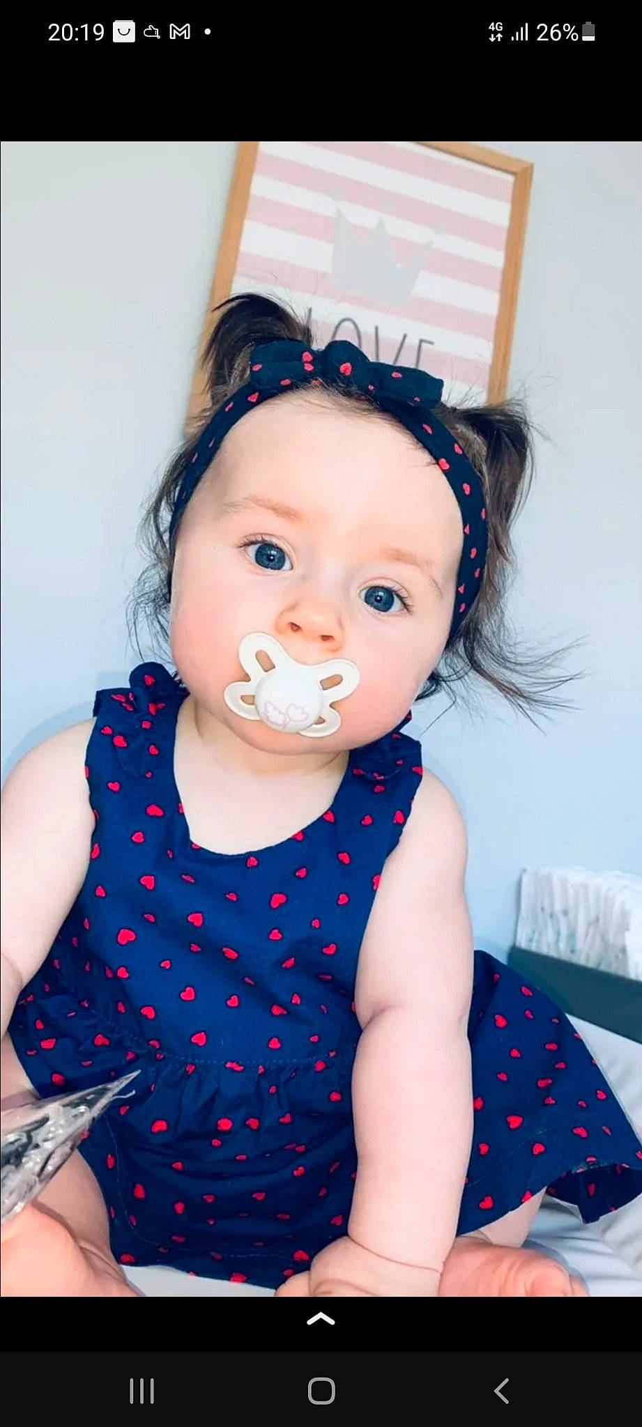 Laïa a rejoint le concours — aidez-le/la à gagner de superbes lots ! aqua, arm, azure, baby, baby_toddler_clothing, beauty, electric_blue, flash_photography, fun, happy, headwear, iris, neck, pattern, person, pink, skin, sleeve, standing, textile