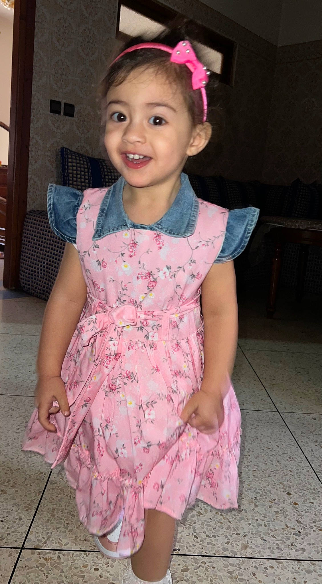 Cylia a rejoint le concours — aidez-le/la à gagner de superbes lots ! baby_toddler_clothing, cheek, child, day_dress, dress, embellishment, face, facial_expression, fashion, fun, happy, joy, magenta, neck, one_piece_garment, person, pink, skin, sleeve, smile