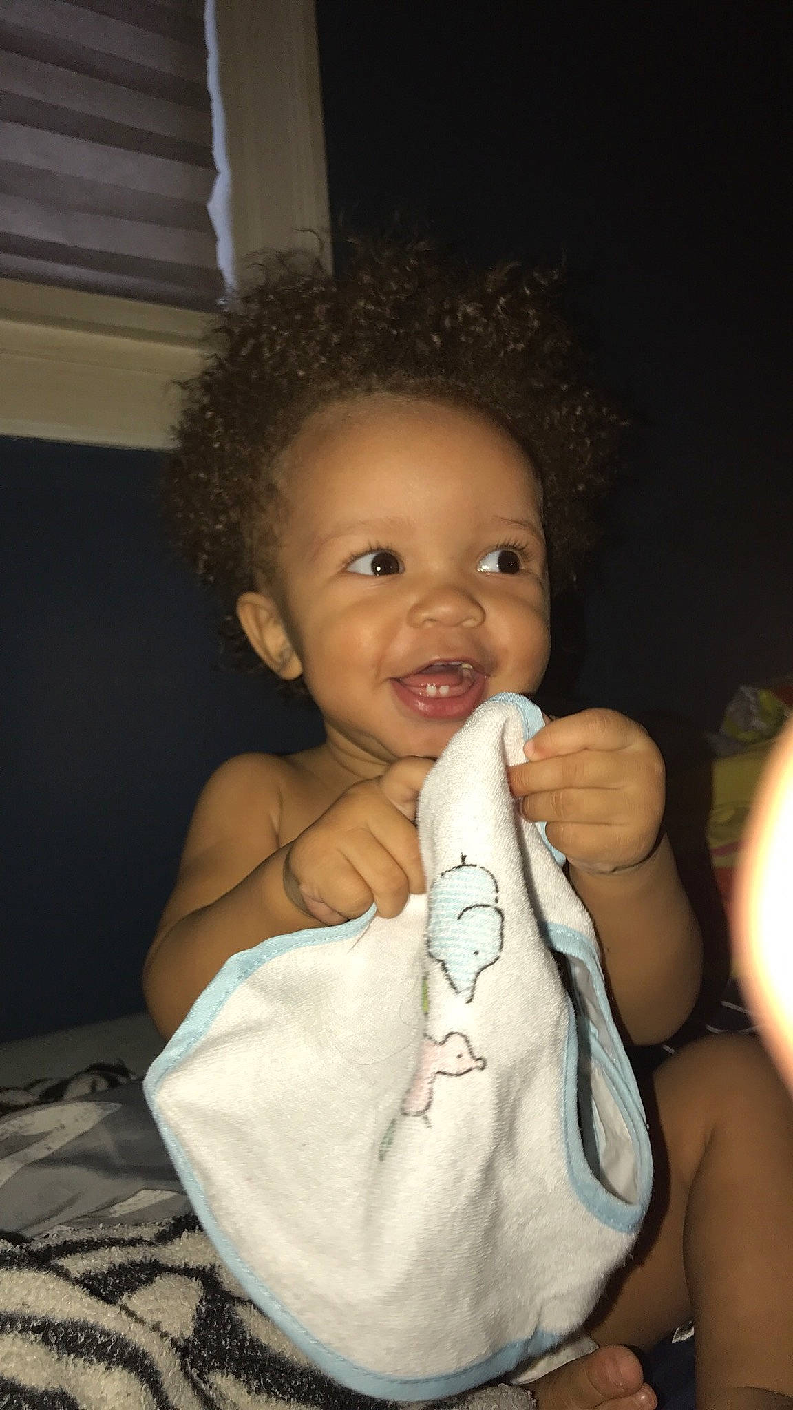 Zamauris is registered to the contest to win money with this photo: baby, child, finger, hand, lip, neck, nose, person, smile, thumb, toddler, tooth