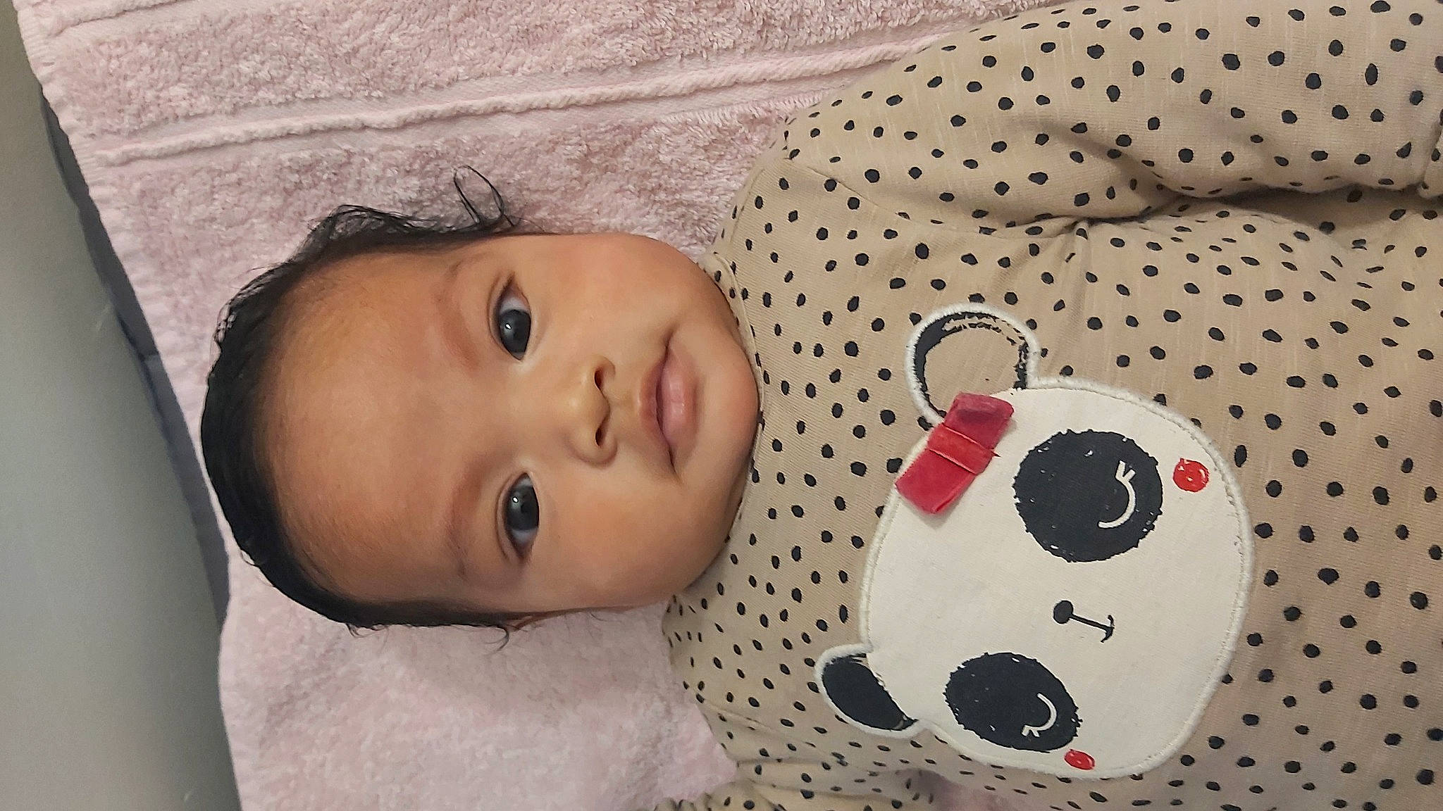 Yaëlle a rejoint le concours — aidez-le/la à gagner de superbes lots ! baby, baby_products, baby_toddler_clothing, cheek, child, chin, comfort, eyelash, happy, linens, lip, mammal, nose, pattern, person, sleeve, textile, toddler, white, wood