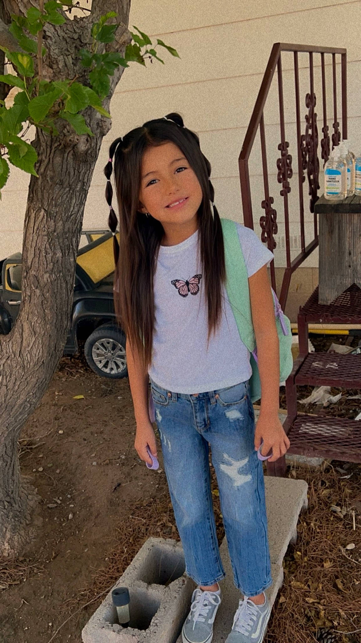 Jaelyn is registered to the contest to win money with this photo: cool, denim, electric_blue, fawn, hairstyle, happy, human_leg, jeans, joy, knee, long_hair, person, sleeve, t_shirt, thigh, tints_and_shades, tire, tree, trunk, waist