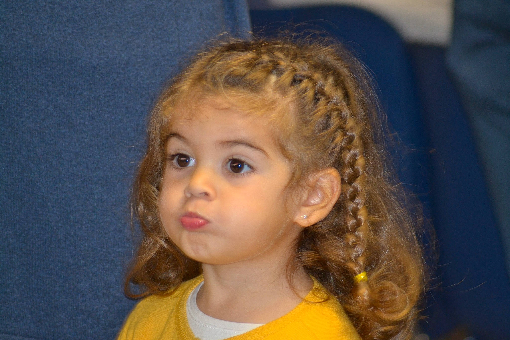 Maëlle participe au concours pour gagner de l'argent avec cette photo : cheek, chin, ear, eyebrow, eyelash, face, forehead, happy, human_body, iris, jaw, lip, long_hair, mouth, neck, nose, person, smile, surfer_hair, t_shirt