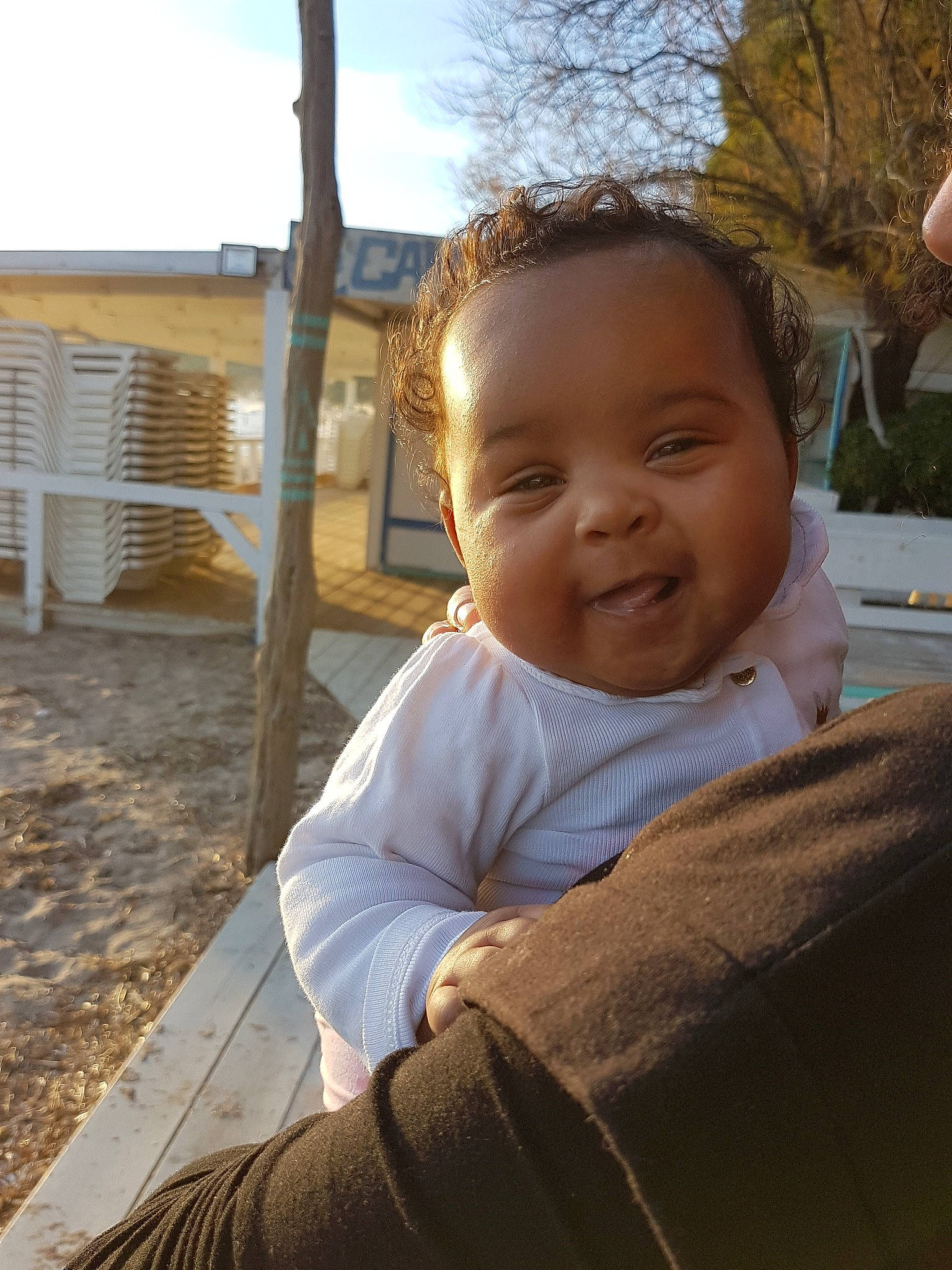 Soukaïna a rejoint le concours — aidez-le/la à gagner de superbes lots ! child, day, eye, face, fun, girl, happiness, head, infant, person, skin, smile, toddler, vacation