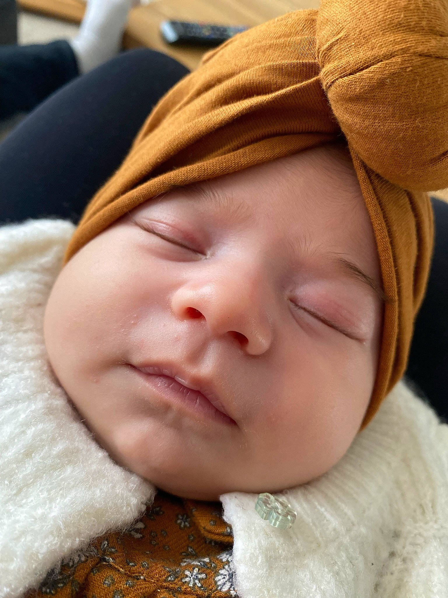 Alma a rejoint le concours — aidez-le/la à gagner de superbes lots ! baby, baby_sleeping, baby_toddler_clothing, cheek, child, close_up, comfort, eyebrow, eyelash, fashion_accessory, happy, linens, lip, mouth, nose, person, portrait_photography, skin, smile, textile