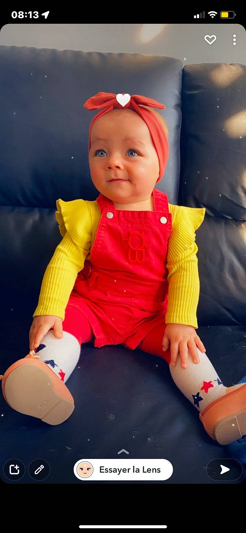 Mylla participe au concours pour gagner de l'argent avec cette photo : baby, baby_products, baby_safety, baby_toddler_clothing, beauty, cap, cheek, child, electric_blue, face, finger, happy, human_body, magenta, person, pink, sitting, sleeve, t_shirt, toddler