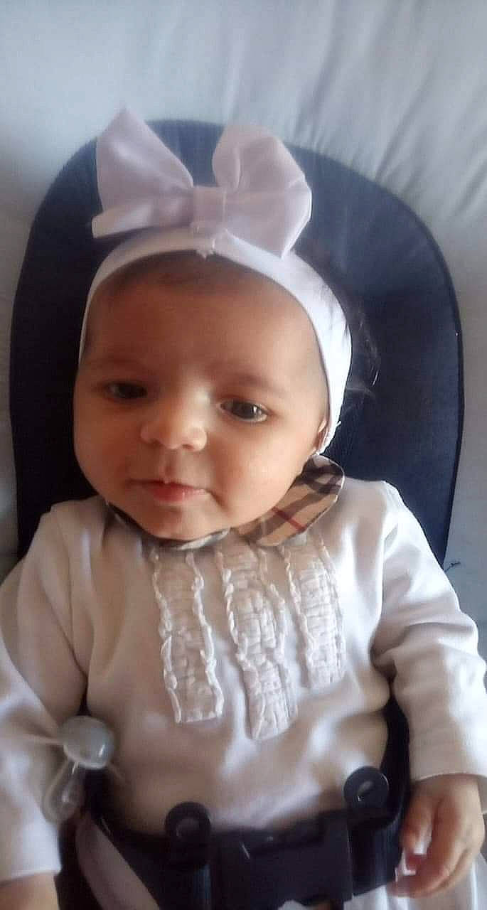 Manon a rejoint le concours — aidez-le/la à gagner de superbes lots ! baby, baby_toddler_clothing, cap, cheek, chin, ear, eye, eyebrow, happy, iris, lip, mouth, neck, nose, outerwear, person, pink, product, skin, sleeve