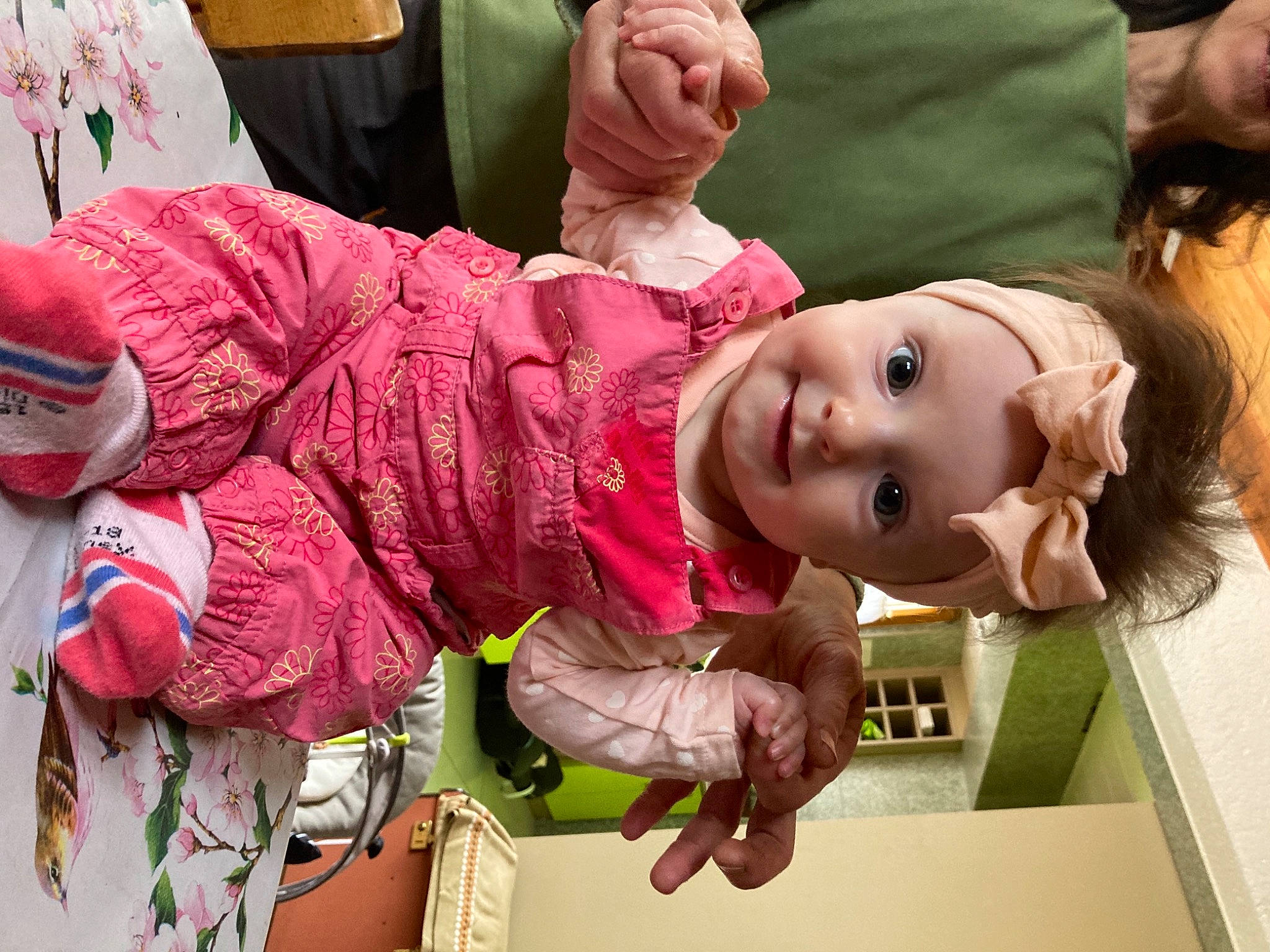 Mathilde a rejoint le concours — aidez-le/la à gagner de superbes lots ! baby, baby_toddler_clothing, cheek, child, eyelash, facial_expression, fun, gesture, happy, headwear, joy, leisure, magenta, mouth, nose, people, person, pink, play, skin