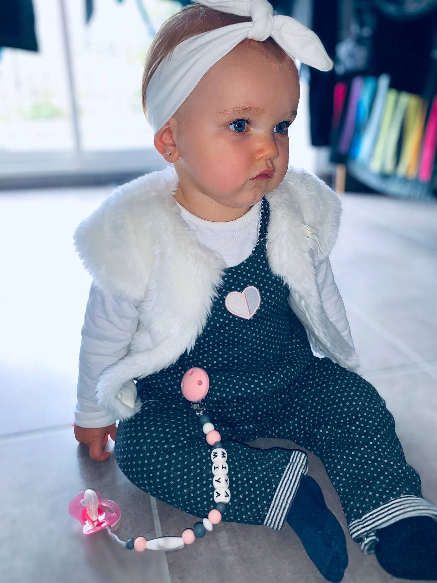 Mïya participe au concours pour gagner de l'argent avec cette photo : baby, baby_toddler_clothing, blue, child, clothing, design, fashion, head, headband, headgear, headwear, knitting, outerwear, pattern, person, pink, product, skin, sleeve, textile
