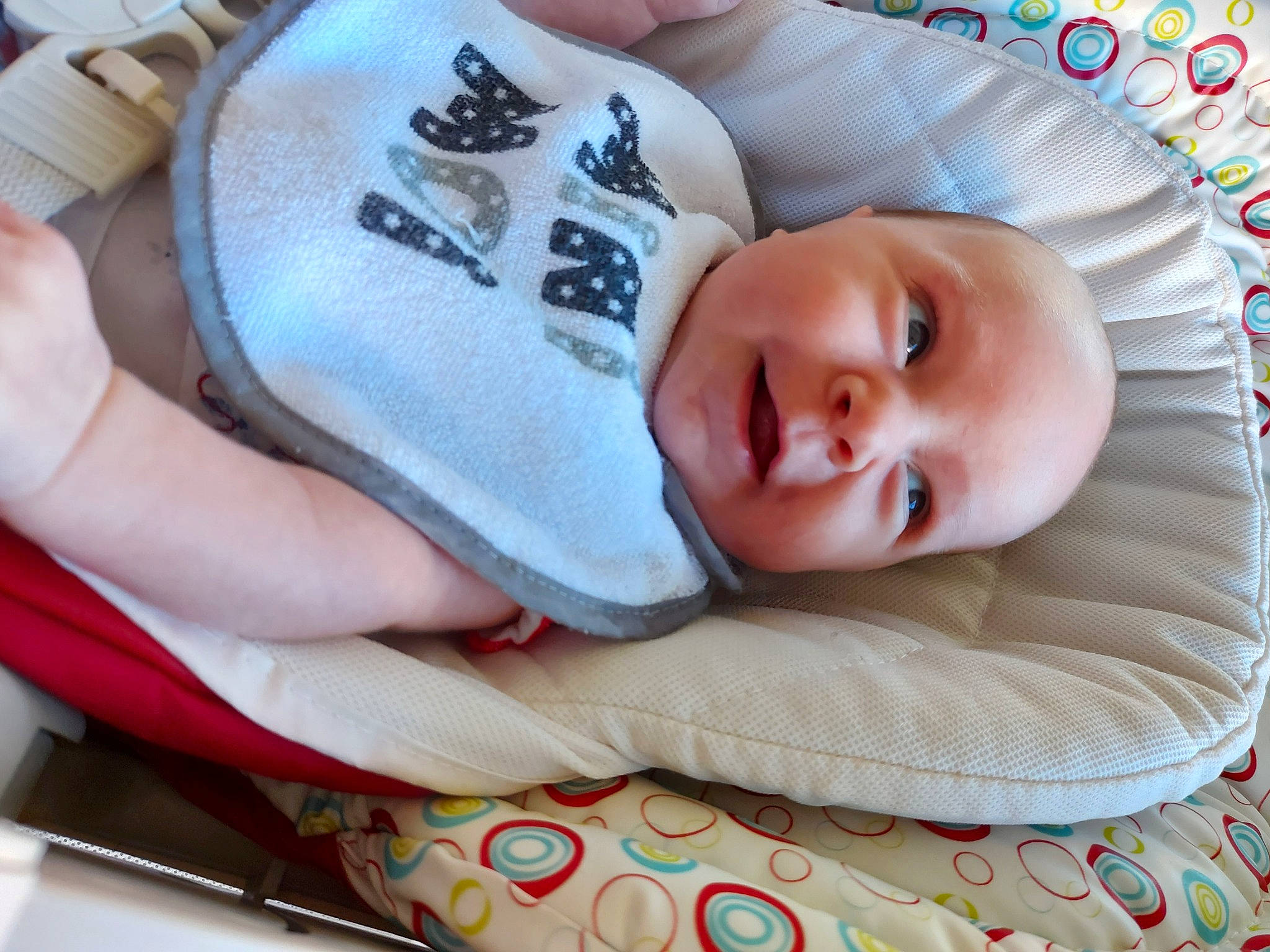 Thalia a rejoint le concours — aidez-le/la à gagner de superbes lots ! baby, baby_products, baby_safety, baby_sleeping, baby_toddler_clothing, cap, cheek, child, comfort, eye, happy, hat, head, linens, person, portrait_photography, skin, toddler