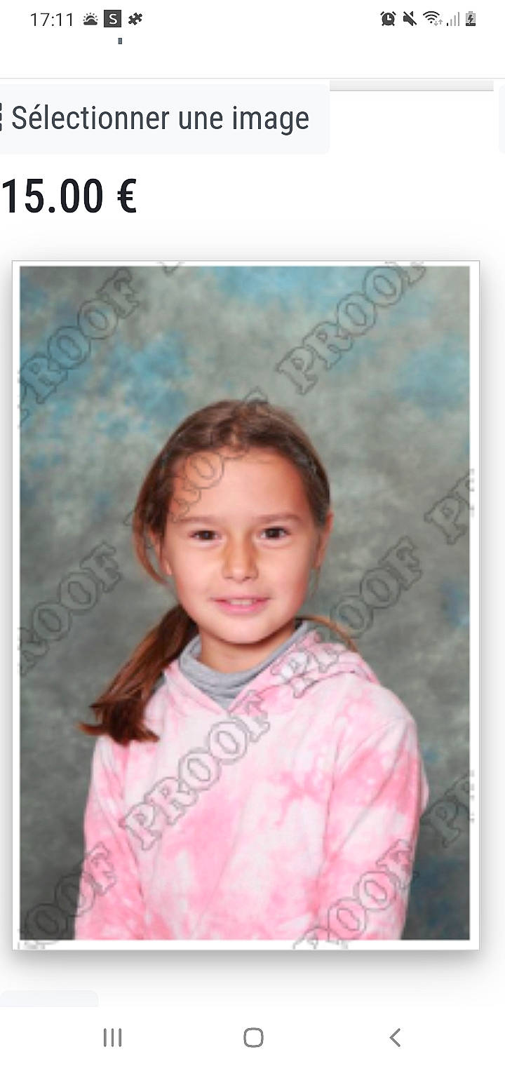 Alizée a rejoint le concours — aidez-le/la à gagner de superbes lots ! cheek, child, electric_blue, eyelash, face, font, fun, happy, joy, magenta, pattern, person, photo_caption, picture_frame, portrait, portrait_photography, room, sleeve, smile, toddler