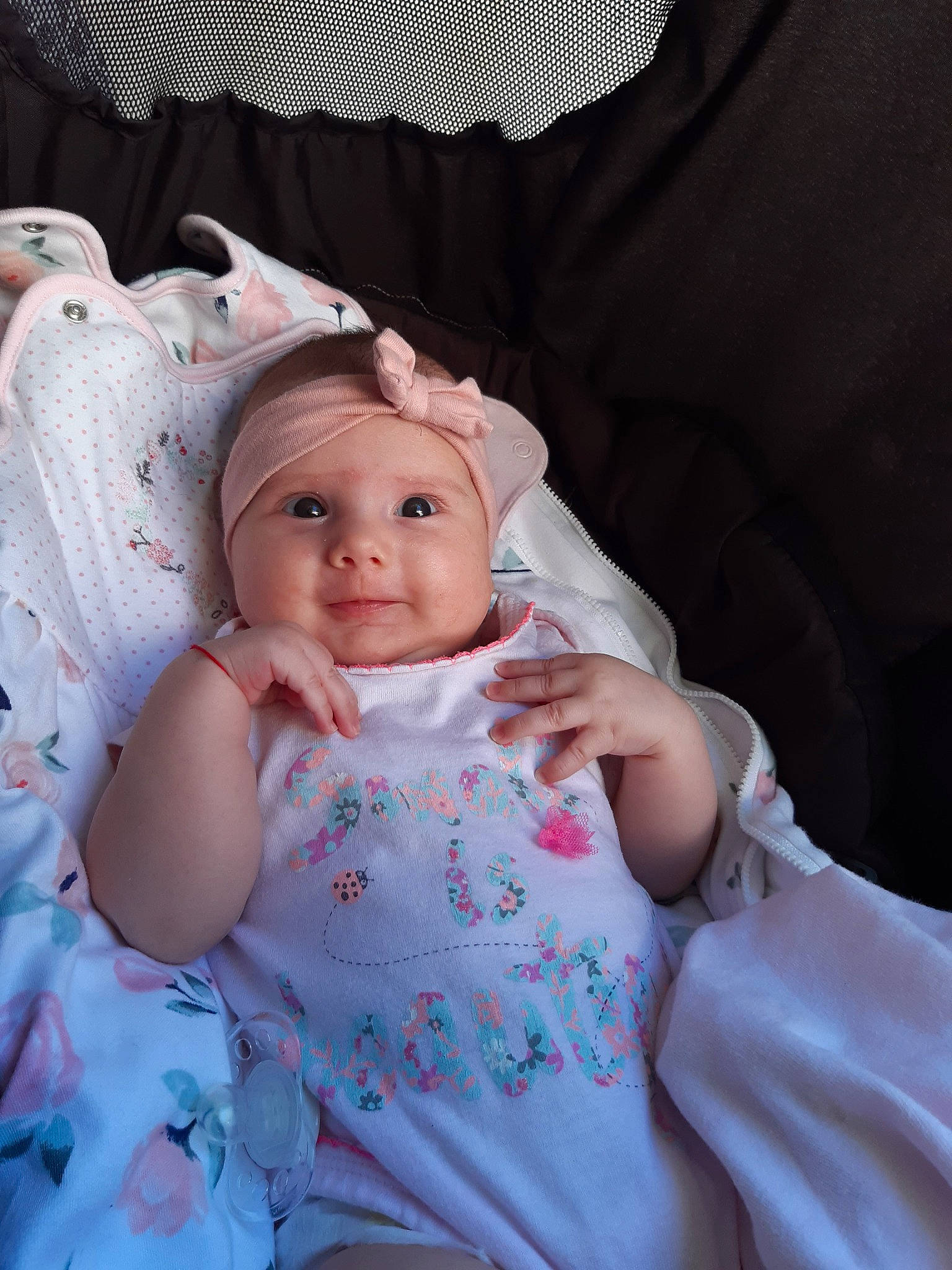 Karina a rejoint le concours — aidez-le/la à gagner de superbes lots ! baby, bedding, birth, cheek, child, eye, face, headwear, iris, linens, nose, person, pink, product, skin, smile, textile, toddler