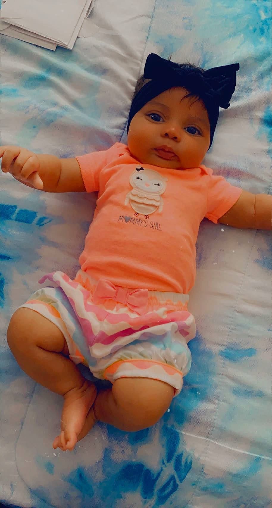 Jahynia is registered to the contest to win money with this photo: baby, baby_toddler_clothing, barefoot, child, eye, finger, fun, gesture, happy, human_body, orange, people_in_nature, person, pink, skin, sleeve, summer, textile, thigh, toddler