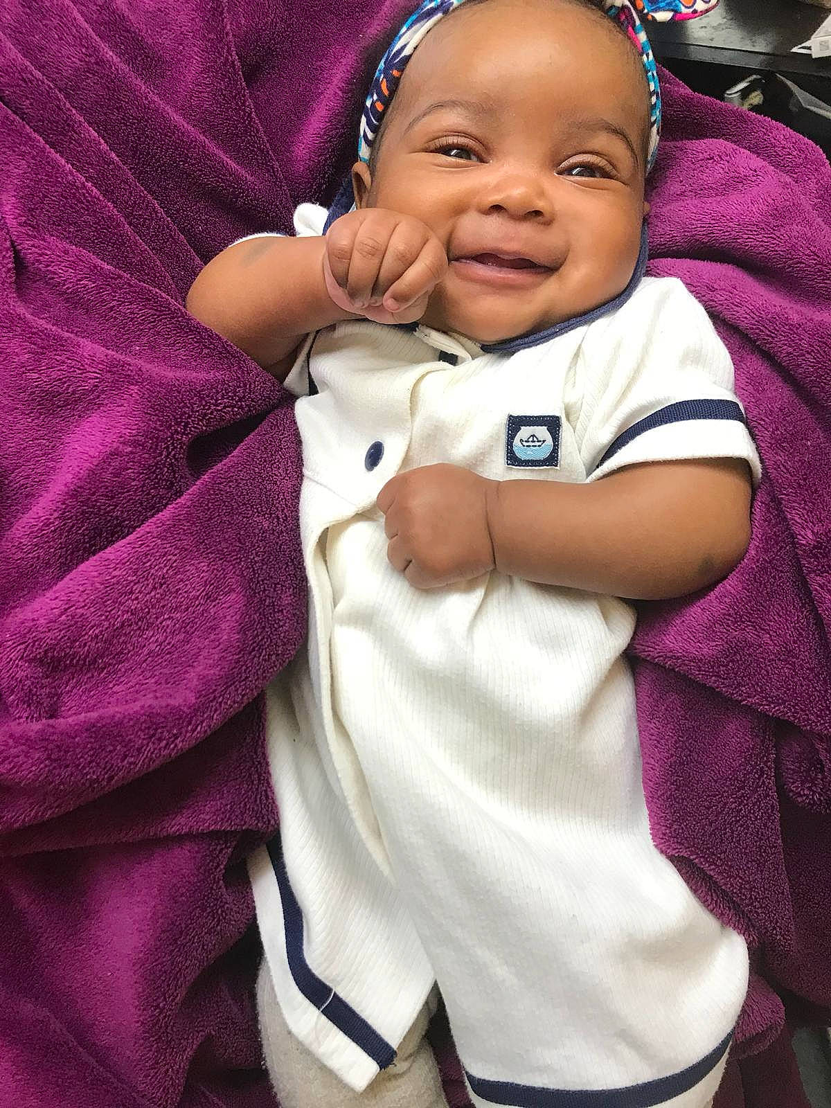 Kira a rejoint le concours — aidez-le/la à gagner de superbes lots ! baby, baby_products, cheek, child, head, person, pink, product, purple, smile, toddler