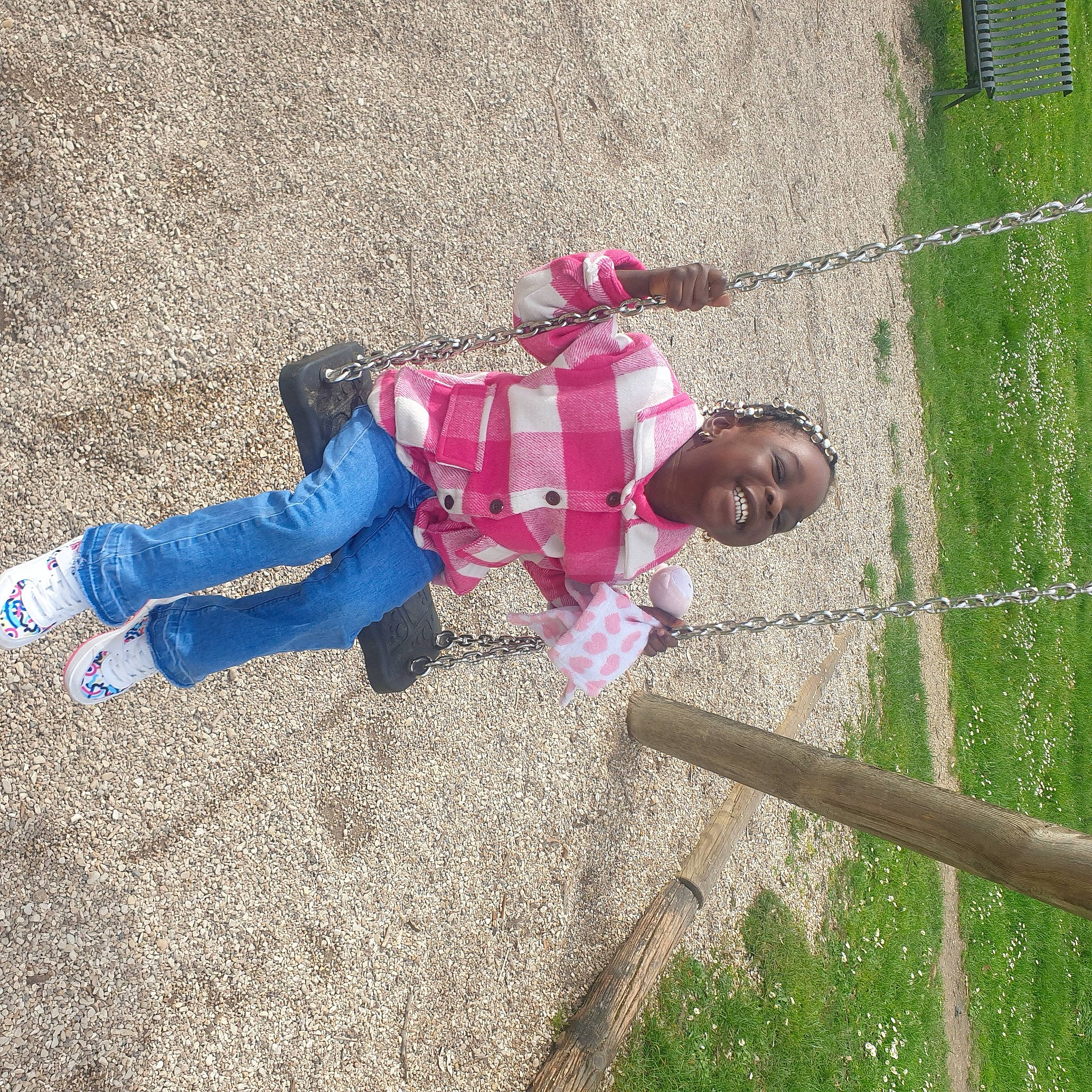 Blessing a rejoint le concours — aidez-le/la à gagner de superbes lots ! baby_toddler_clothing, child, denim, electric_blue, fun, grass, happy, joy, leisure, magenta, pattern, people_in_nature, person, play, recreation, shadow, smile, soil, toddler, walking_shoe